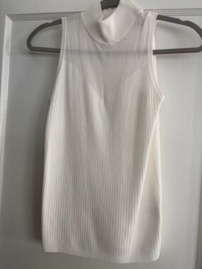 T TAHARI Sleeveless Ribbed Mock Neck Tank Top